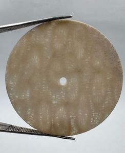 Cadran de montre personnalisé en corail naturel A K Gems, rond, 37 mm, épaisseur 0,90 mm, personnalisation de la taille/épaisseur/perforation, provenant du Rajasthan - Product Image 5