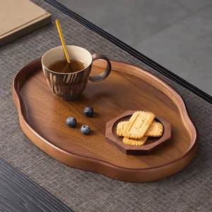 Plateau de service en bois en forme de croissant avec quatre compartiments pour chocolats et bonbons, design minimaliste moderne, fait main - Product Image 6