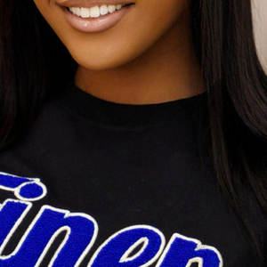 T-shirt décontracté en chenille noire pour femme, broderie script de la sororité grecque Zeta Phi Beta - Product Image 3
