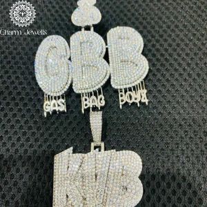 จี้ตัวอักษร Charm_Jewells เงินแท้ 925 ประดับโมอิสซาไนต์ ชุบทอง ตัวเรือนแบบ Bezel Setting รับรองโดย IGI สไตล์ฮิปฮอป สำหรับทั้งชายและหญิง หรูหรา เหมาะสำหรับใส่ทุกวัน - Product Image 4