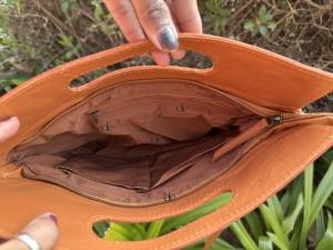 Sac à main en cuir de vachette occidental, fourrure et cuir travaillé à la main, collection élégante, sac bandoulière, sacs bohèmes sculptés, sacs très vendus pour femmes - Product Image 6