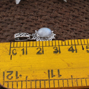 Pendentif en Pierre de Lune Arc-en-ciel Naturelle, Argent Sterling 925, Collier avec Pierre Précieuse à Éclat Bleu, Bijou Charmant pour Femme - Product Image 3