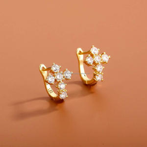 Pendientes de Plata de Ley 925 con Diamantes de Moissanita, Diseño de Piedra Brillante, Joyería Premium para Compradores Mayoristas - Product Image 1