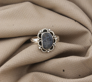Anillo Solitario Clásico Boho Hecho a Mano con Cianita en Engaste de Plata de Ley 925, Certificado Jaipur, Unisex, para Boda - Product Image 1