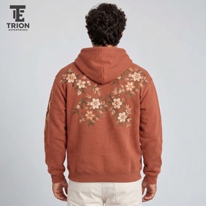 Sweat-shirt brodé pour homme tendance, alliant confort doux et broderie élégante, créant un choix polyvalent pour un style décontracté au quotidien. - Product Image 3