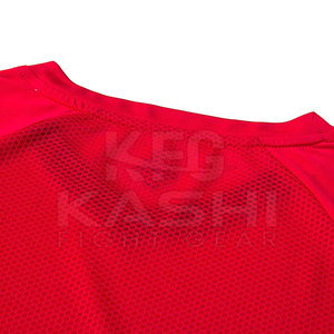 ชุดเสื้อฟุตบอลคุณภาพสูง ระบายอากาศได้ดี กางเกงขาสั้นเอวยางยืด สวมใส่สบาย พิมพ์ลายด้วยเทคนิค Heat-Transfer เหมาะสำหรับผู้ชาย - Product Image 3