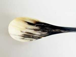 Cuillère en corne de buffle polie, imitation antique, objet de collection, artisanat durable, naturel, écologique, fait main NOUSHAD HANDICRAFTS - Product Image 2