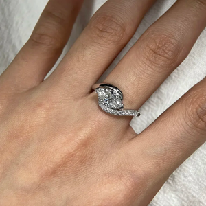 Bague de fiançailles en argent sterling 925 certifiée IGI, or blanc 14 carats, diamant de laboratoire taille marquise 1,50 ct, sertie en éclats orientaux-occidentaux - Product Image 5