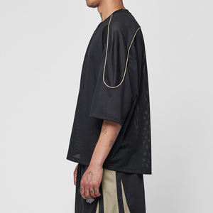 Maillot de football américain surdimensionné en maille premium avec passepoil contrastant, épaules tombantes, style streetwear, personnalisable OEM, coupe carrée, col en V uni - Product Image 2