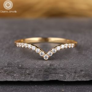 แหวนเพชรโมอิสซาไนต์ Charm_Jewells เงินแท้ 18K รับรองโดย IGI ดีไซน์แบบ Eternity Band ตัวเรือนแบบ Prong Setting ทรง Brilliant Cut แหวนหมั้นคลาสสิกสำหรับผู้หญิง - Product Image 1