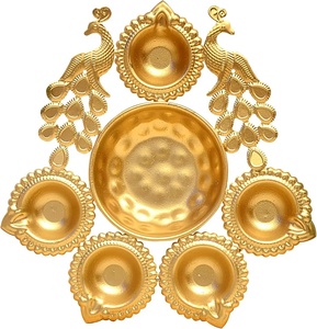 Ensemble de lampes à huile traditionnelles en laiton pour Diwali avec motif paon, pour cérémonies religieuses, ensemble décoratif multi-pièces pour Pooja - Product Image 1