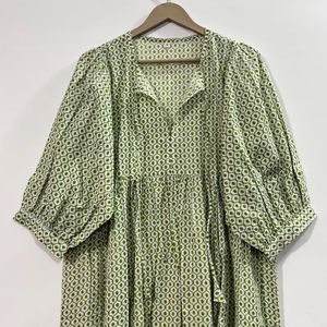 Robe décontractée mi-longue en coton tissé uni à manches courtes pour femme, taille empire, style babydoll, coupe ample à col en V, toutes saisons - Product Image 2