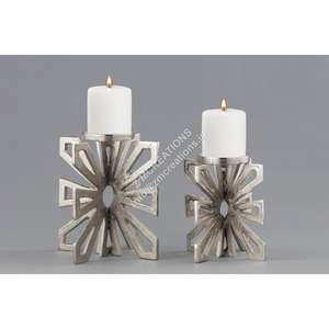 Ensemble de 2 bougeoirs décoratifs modernes en métal faits à la main, style américain, résistants à la chaleur, pour mariages et décorations de fêtes de Noël - Product Image 1