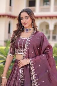 Lehenga Choli Dupatta pour femmes, best-seller, de haute qualité, en tissu souple, broderie traditionnelle indienne, coupe ajustée, pour adultes, tenue de soirée - Product Image 4