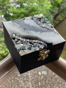 กล่องเก็บของฝังเรซิ่นตกแต่งด้วยมืออย่างประณีต ดีไซน์สวยงามจากช่างฝีมือ สำหรับเก็บเครื่องประดับ ของที่ระลึก ตกแต่งบ้าน TIME 2 DECOR - Product Image 6