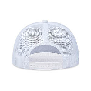 Gorra Trucker Básica Esencial para Uso Diario, Cómoda y Transpirable con Malla en la Parte Trasera, Ajustable con Broche - Product Image 4