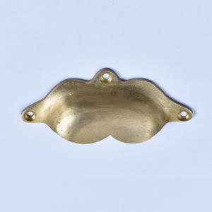 Fabricants Poignée de tiroir en laiton coulé brut Poignée ovale polie Quincaillerie de cuisine moderne Ambiance Lifestyle - Product Image 6