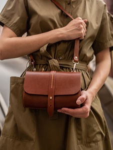 Sac banane en cuir respirant, antibactérien et à séchage rapide, personnalisable avec logo et couleur, idéal pour l'extérieur – Le meilleur de la fabrication - Product Image 6