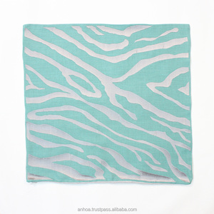 Housse de coussin brodée en lin Chevron, nouvelle collection - Product Image 5