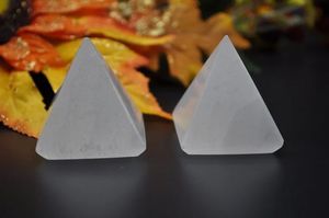 Nouveau produit pyramide de quartz de cristal de sélénite pyramide en gros acheter chez Aameena Agate disponible en vrac quantité - Product Image 2