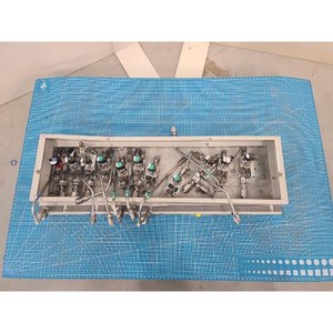 Boîtier de contrôle de distribution de gaz TEL TEL Telius SCCM Shin PM Chemical GAS Line BOX 1, utilisé comme il est, pièces d'équipement semi-conducteur d'occasion - Product Image 3