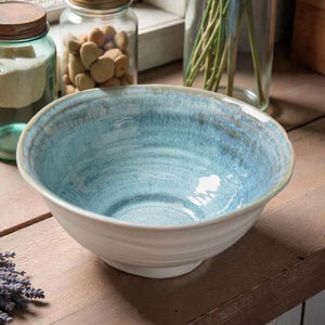 Bol de service en céramique chic, intérieur émaillé bleu ciel, extérieur texturé, forme ronde profonde, design durable et sûr pour la cuisine - Product Image 1