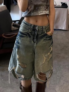 DENIMGUYS Jorts en jean personnalisés pour homme, style vintage, d'été, effet vieilli et usé, avec patchs et appliques, coupe charpentier, streetwear, jambe large, ourlet dégarni - Product Image 2