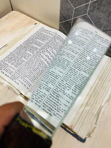 Loupe à glissière en bois vintage |   Loupe de lecture antique avec étui en cuir - Product Image 4