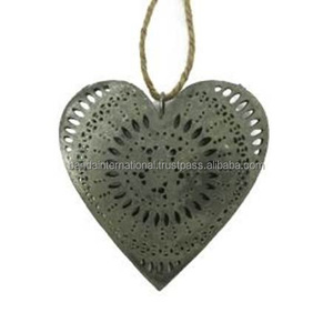 Coeur décoratif suspendu en fer avec argent fini pour la décoration de la maison et d'autres décorations de Noël - Product Image 2