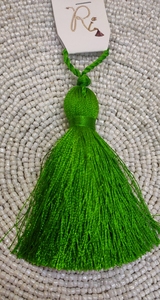 Décoration suspendue en tissu vert avec pompons, style bohème, accessoire de décoration pour salon - Product Image 4