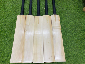 Bates de críquet lisos de grado A para jugadores de equipos deportivos, bates de críquet de mimbre personalizados, venta al por mayor a precio económico, servicio OEM - Product Image 3