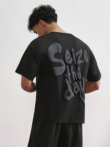 Ensemble de costume pour homme avec logo imprimé en relief personnalisé, t-shirt à manches courtes et shorts en coton, deux pièces, mode avec personnalisation complète - Product Image 4