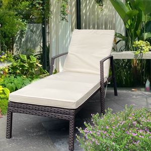 Sedia a Sdraio da Esterno in Rattan Intrecciato, Comoda Chaise Longue Stile Panca - Product Image 1