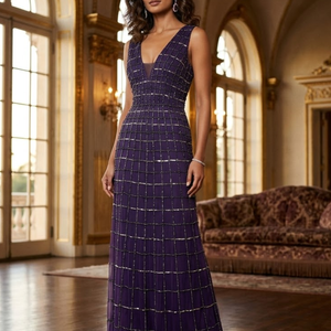 Robe midi à paillettes violettes |   Robe de soirée sans manches à col en V et coupe trapèze pour femme |   Robe élégante en maille pour occasions formelles, broderie de luxe - Product Image 2