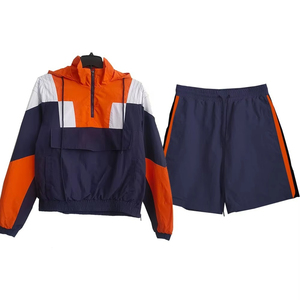 Conjunto Deportivo de Invierno Personalizado con Chaqueta Cortavientos con Capucha y Pantalones Cortos, Ligero, de Poliéster/Algodón - Product Image 1