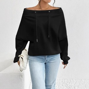 Pull ample à col bateau pour femme, idéal pour la mode décontractée d'hiver, sweat-shirt doux en polaire à épaules dénudées pour femme - Product Image 4