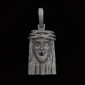 Colgante de Plata 925 con Rostro de Jesús y Diamantes de Laboratorio de 10 Quilates, Amuleto Religioso con Micro Pavé de Diamantes, Unisex - Product Image 1