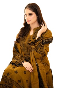 ชุดส่าหรีผ้ามัสลินสำเร็จรูป 3 ชิ้น ลายดอกไม้สดใส พร้อมกางเกงปาลาซโซ่แบบหรูหรา และผ้าคลุมไหล่ เหมาะสำหรับงานปาร์ตี้ - Product Image 3