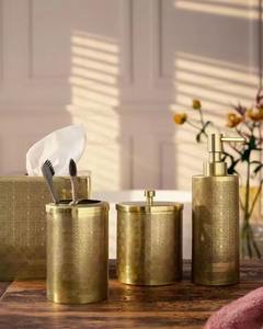 Nuevo juego de accesorios de baño de metal coordinados que elimina la desorganización y eleva la organización con elegancia. - Product Image 4