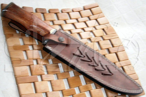 Cuchillo Bowie de Caza de Hoja Fija de Acero de Damasco Hecho a Mano con Madera Exótica y Funda de Cuero, Regalo Ideal - Product Image 5