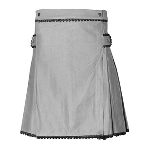 Kilt utilitaire en coton bleu marine fait main pour femmes - Kilt écossais de travail robuste avec poches cargo spacieuses - Product Image 1
