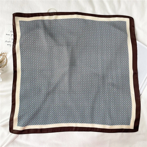 Bufanda con estampado de lunares simple de 68 cm para mujer, bufanda de seda sintética para las cuatro estaciones, bufanda versátil de moda, pañuelo para la cabeza, chal - Product Image 6