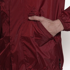 Fabricants de vente en gros Vestes imperméables à la pluie Veste de pluie anti-tempête respirante d'extérieur légère et écologique pour unisexe - Product Image 5