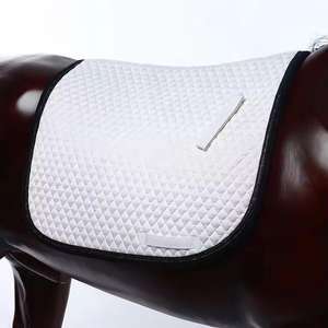Vente en gros de tapis de selle personnalisés, produits d'équitation de haute qualité, dressage, saut d'obstacles, sports équestres, polycoton respirant pour chevaux - Product Image 2