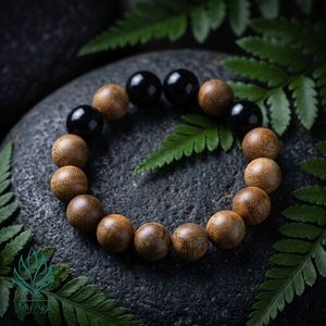 Pulsera de Agarwood de la Mejor Calidad, Regalo Significativo AL-SB-0011-12 con 4 Cuentas de Coral y 13 Cuentas de Agarwood Natural, Estilo Unisex - Product Image 3