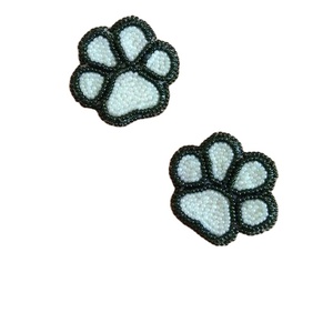 Boucle d'oreille Allie VODKA brodée de perles artisanales élégantes et uniques avec un design de luxe fantaisie et magnifique par Hiba Enterprises - Product Image 3