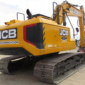 Excavatrice jaune d'occasion de 3 tonnes, efficace, avec flèche déportée et chenilles robustes pour les projets de construction en espaces restreints - Product Image 1