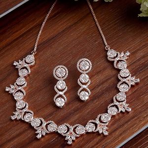 Ensemble collier et boucles d'oreilles en alliage plaqué or rose avec cristaux de strass, design floral, bijoux romantiques de mariage pour femmes - Product Image 5