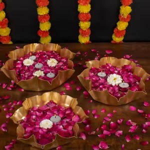 Elegante Cuenco Urli de Metal, Diseño Tradicional, Estilo Étnico, Decoración para el Hogar, Centro de Mesa con Flores y Diya - Product Image 6