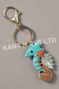 Llavero de gancho de caballito de mar hecho a mano con cuentas, amuleto para bolso de animal marino, accesorio lindo de vida marina - Product Image 2